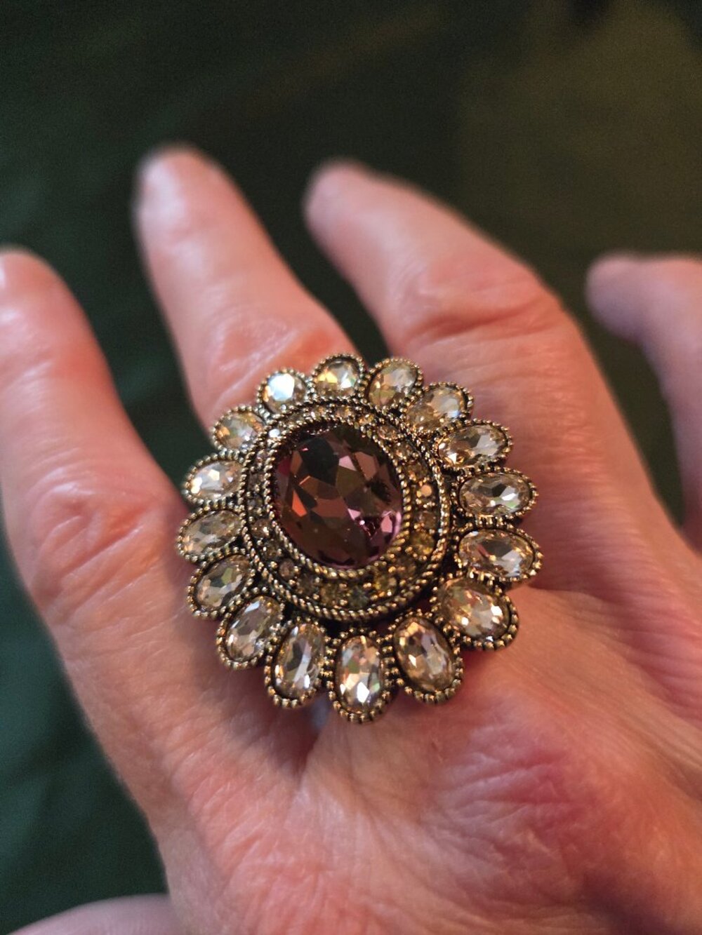 Stunning Heidi Daus cocktail ring, size 7 - Picture 10 of 12